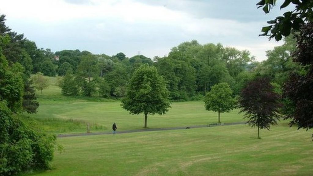 Holywells Park in Ipswich to get outdoor theatre - BBC News