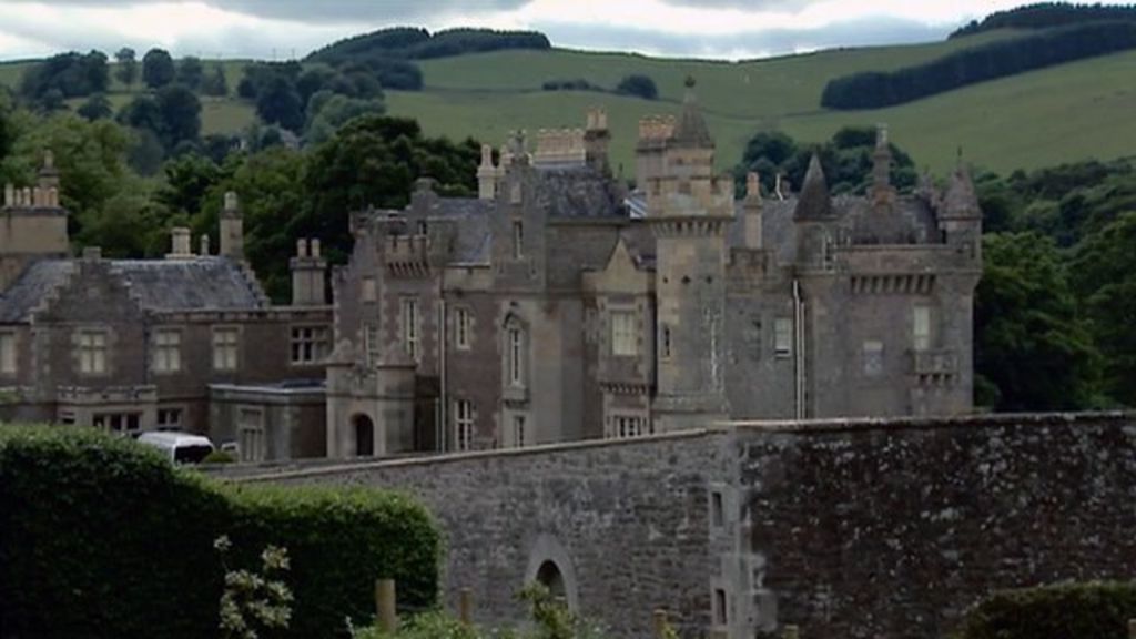 Queen opens Sir Walter Scott's upgraded Abbotsford House BBC News