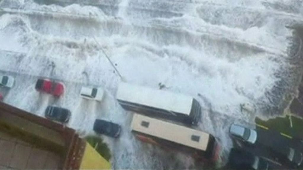 Huge waves hit Chile and Peru BBC News