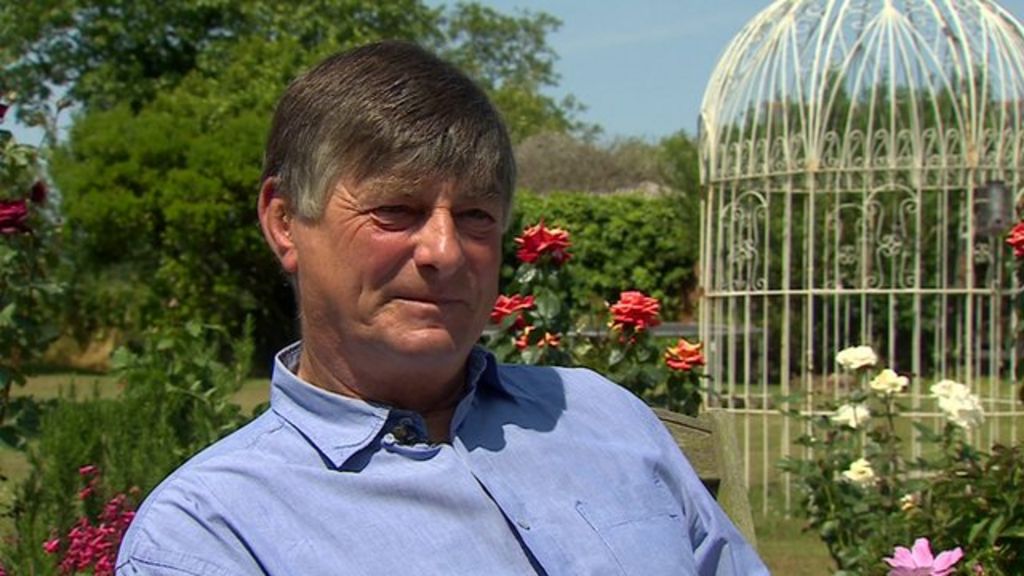 Relative: Jeremy Bamber 'should stay where he is' - BBC News