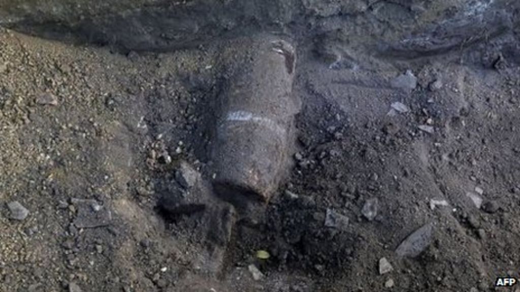 Soviet-made bomb found near kindergarten in Hungary - BBC News