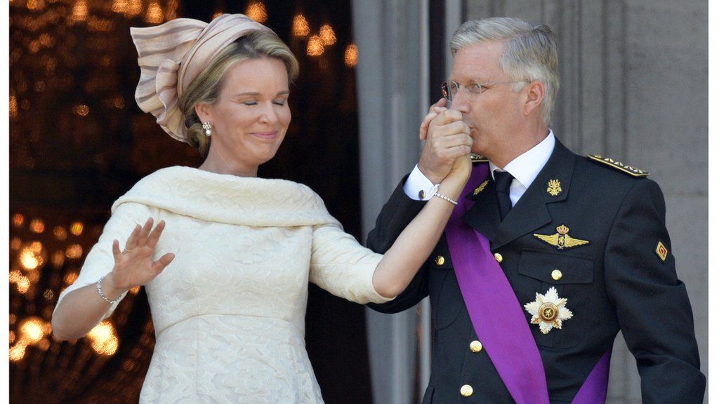 In pictures: Belgium welcomes new King Philippe - BBC News