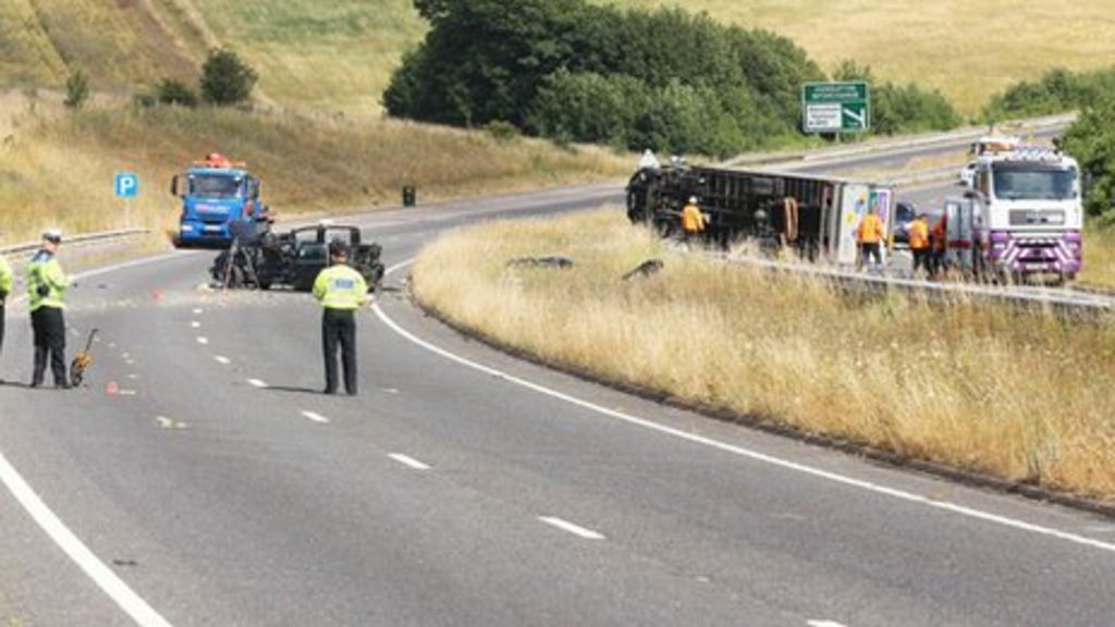 Sussex death crash lorry man cleared of dangerous driving charge - BBC News