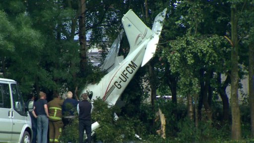 Ards plane crash: 'Pilot crash landed to avoid children' - BBC News