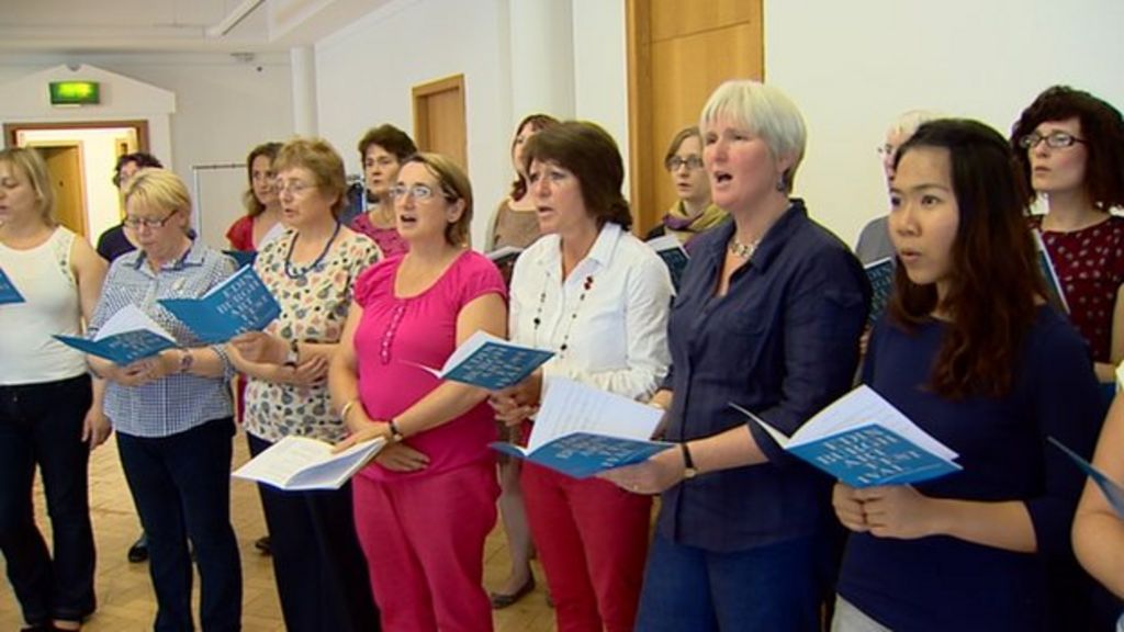 Complaints choir give Edinburgh trams chorus of disapproval BBC News