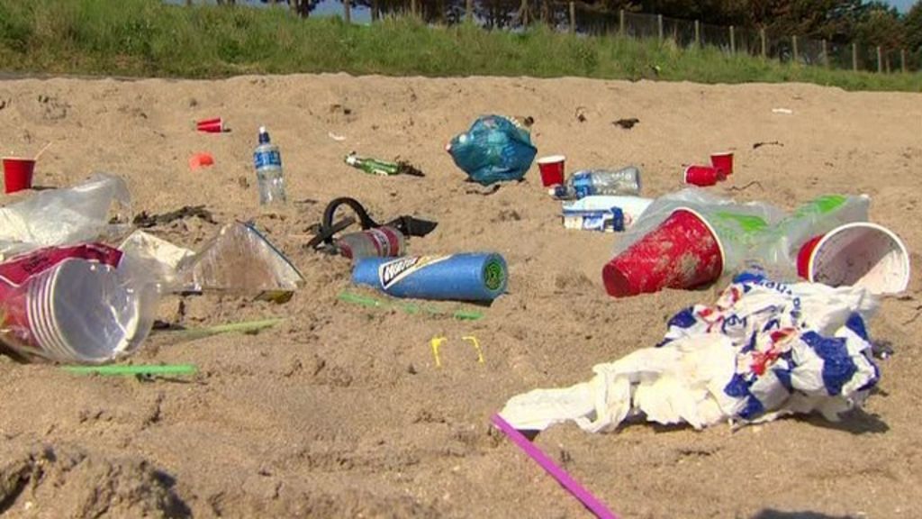 Beach litter 'on the increase' in Northern Ireland - BBC News