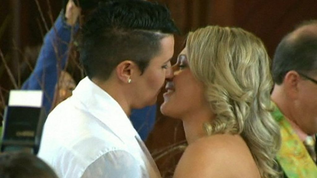 New Zealand Gay Couples Hold First Weddings Bbc News