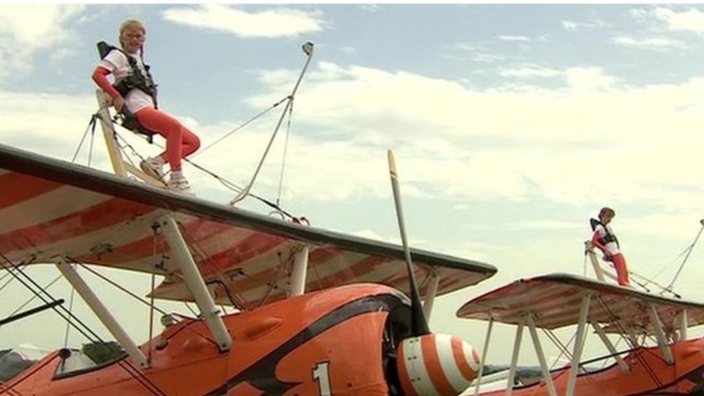 Girls, 9, youngest formation wingwalkers BBC News