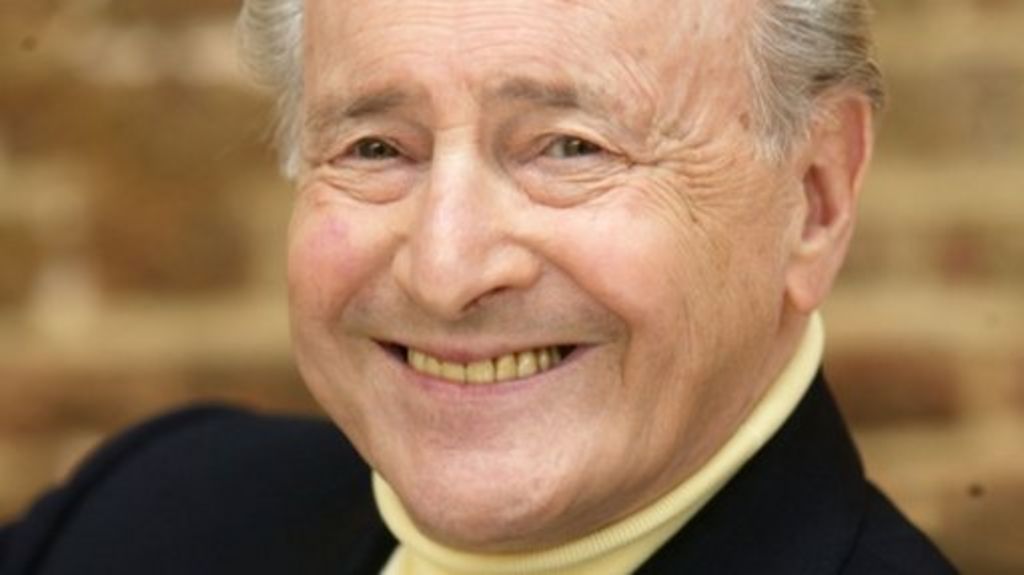 Broadcaster David Jacobs dies at 87 - BBC News