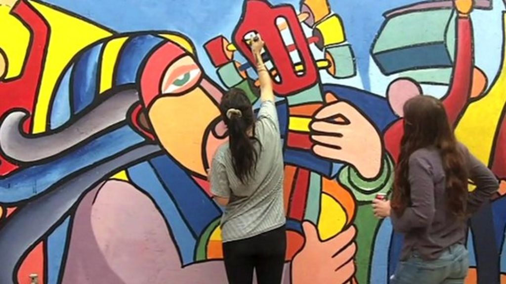 the-chilean-muralists-who-defied-pinochet-bbc-news