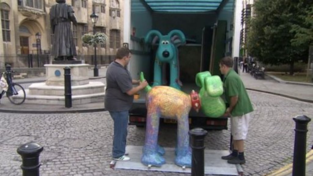 Gromit charity art trail in Bristol attracts 200,000 BBC News