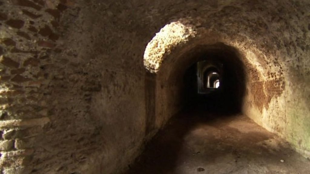 Deep inside tunnels revealed under Hadrian's Roman villa BBC News