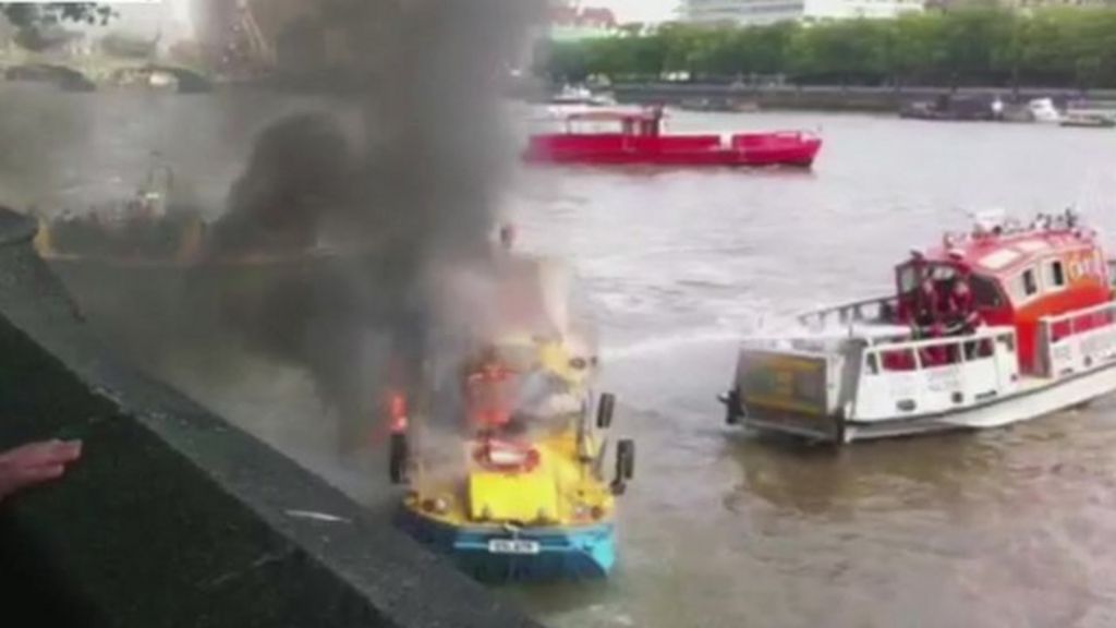 london duck boat tours on river thames halted after fire