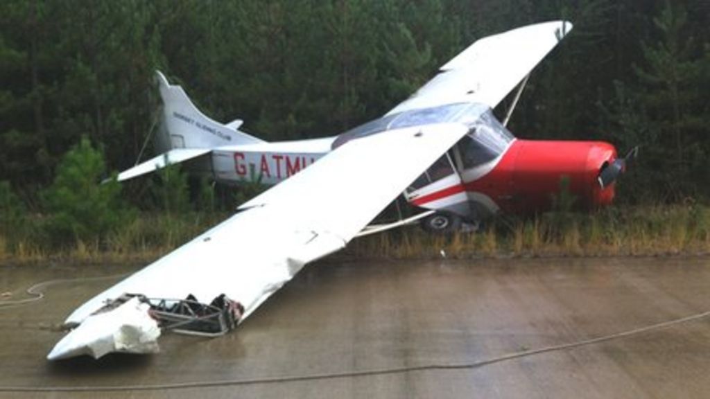 Glider tug plane crashes near Bovington BBC News