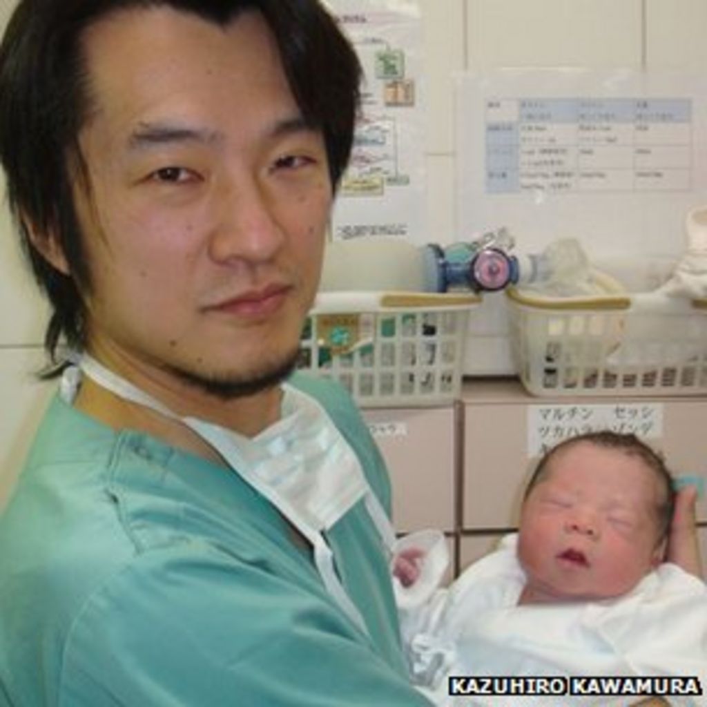 Early menopause Baby born after ovaries 'reawakened' BBC News