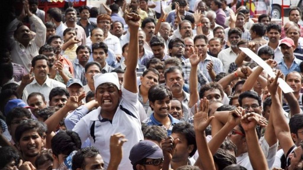 India protests against 'approval' of Telangana state - BBC News