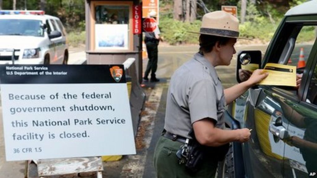 US shutdown: Park rangers 'bear brunt' of public anger - BBC News