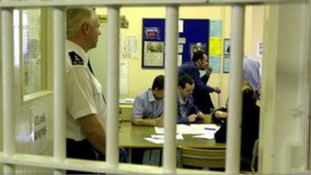 Prison education Ofsted attacks standards in jails BBC News