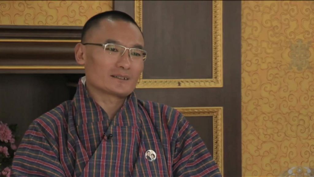 Bhutan prime minister: 'No shortcut to growth' - BBC News