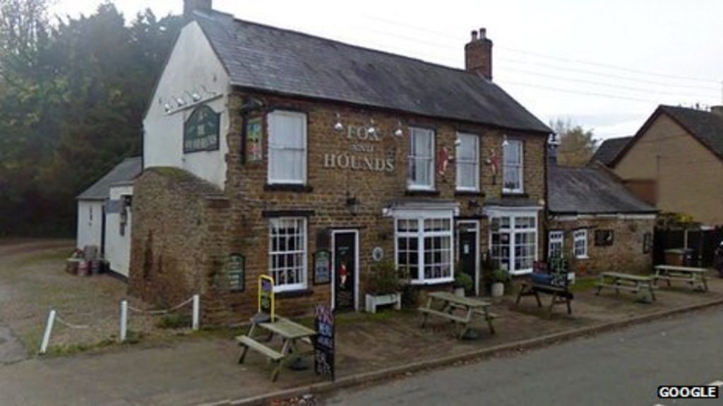 Charwelton raises £120,000 to save The Fox and Hounds - BBC News