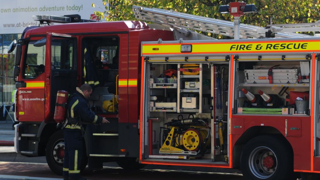 Striking fire crews in Weston-super-Mare attend 999 blaze - BBC News