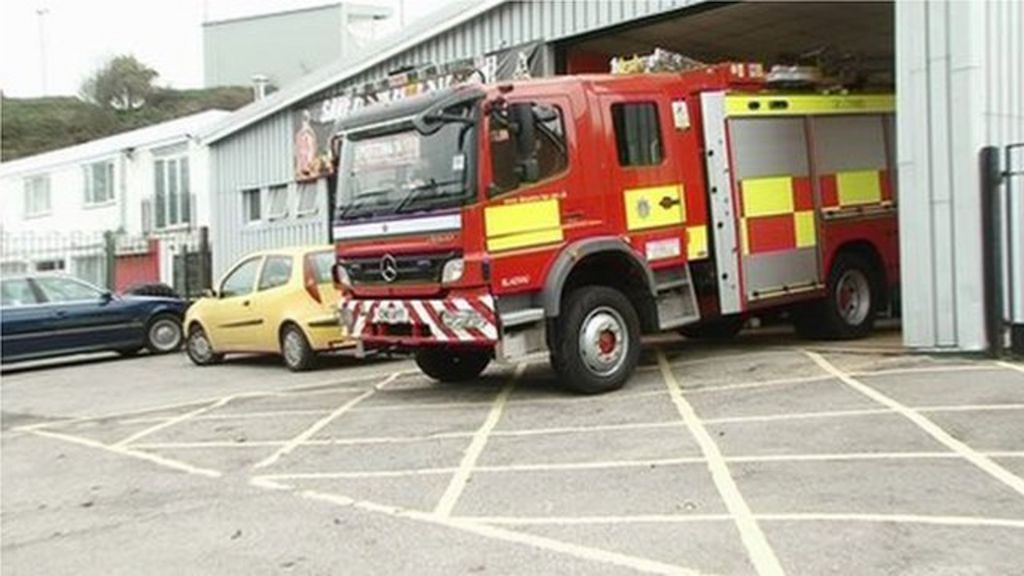 Campaigners oppose Blaina fire station closure plan - BBC News