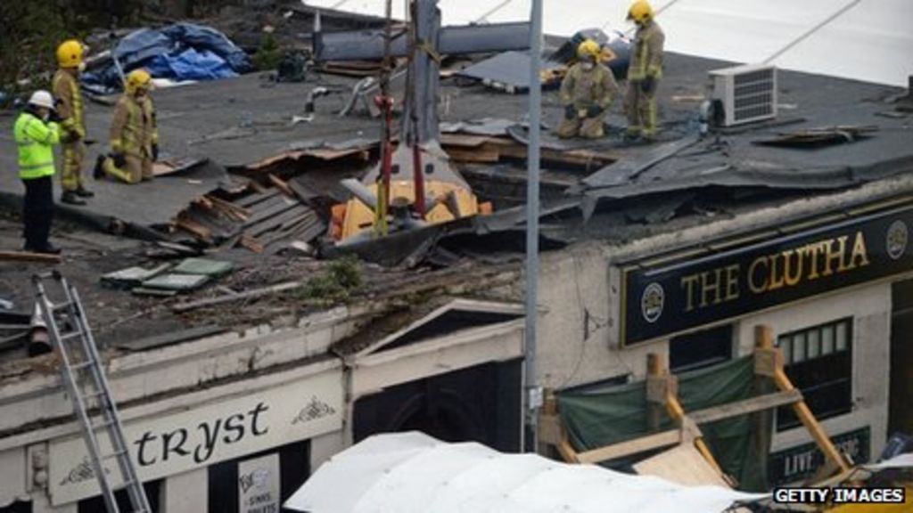 Glasgow helicopter crash Clutha bar building 'hampered recovery work