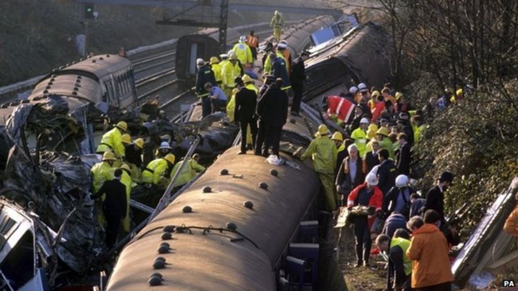 Clapham rail disaster Exfirefighter remembers train crash BBC News