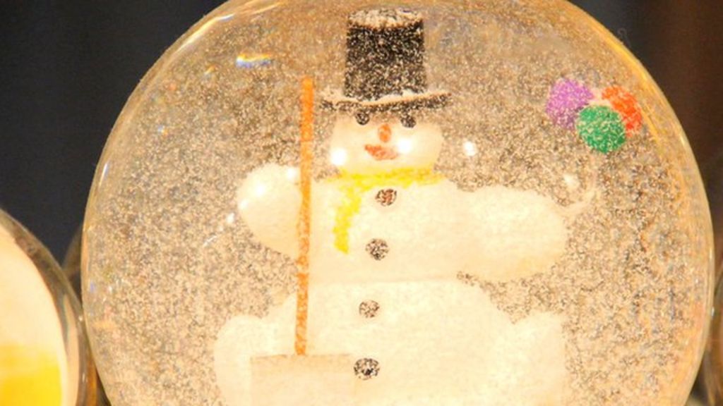 The family company that invented the snow globe BBC News