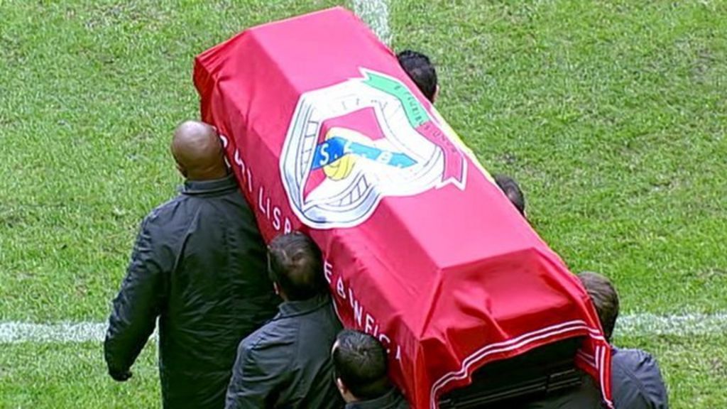 Eusebio funeral Thousands line streets to say farewell BBC News