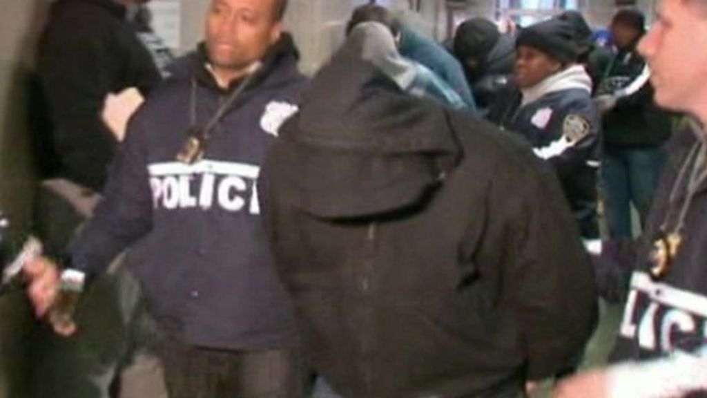 9/11 police officers and fire fighters charged with fraud - BBC News