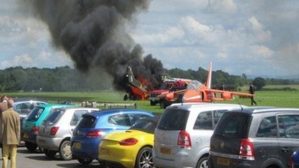 Cotswold Airport stunt plane crash investigation 'biased' BBC News