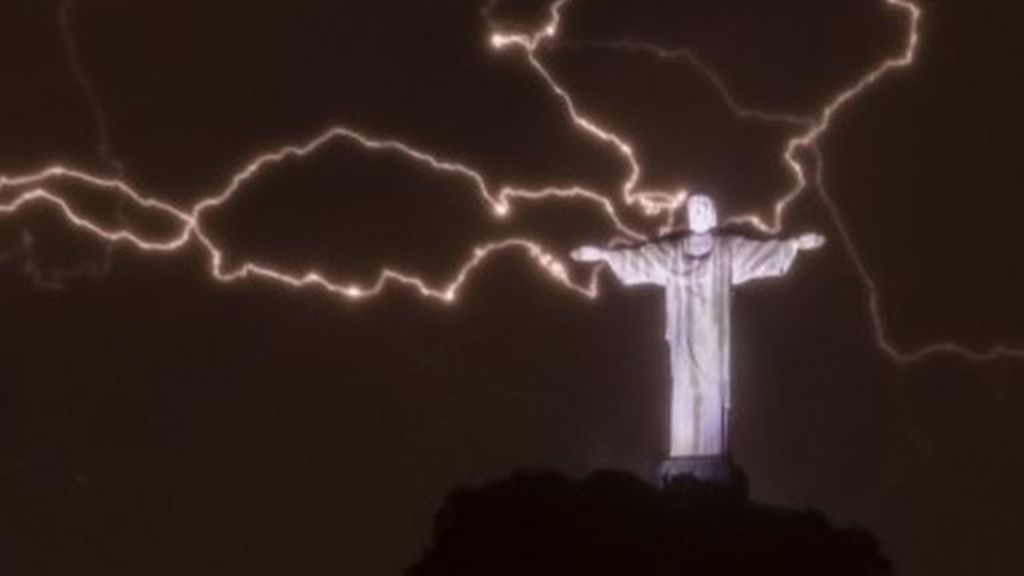 Rio S Christ The Redeemer Statue S Thumb Chipped In Storm c News