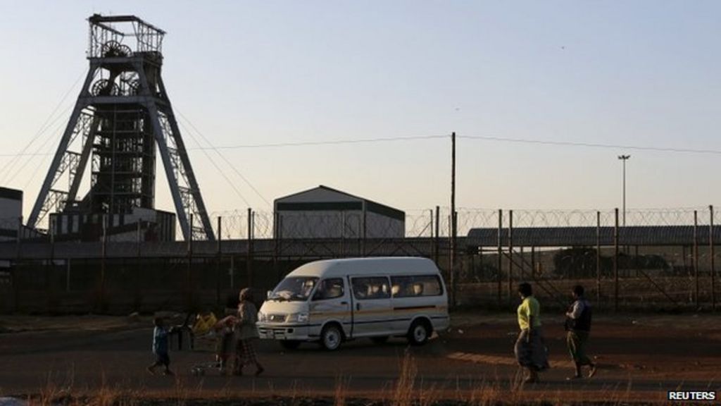 South Africa gold mine fire: Eight bodies found - BBC News