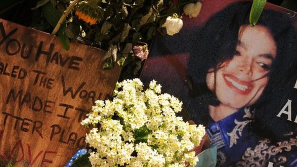 Michael Jackson fans win one euro for emotional damage - BBC News