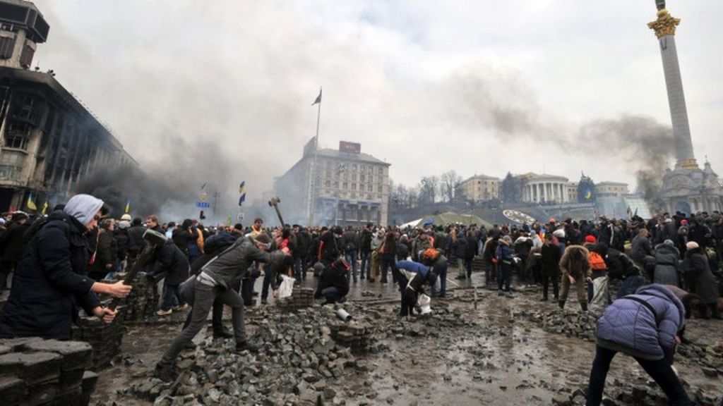 Ukraine crisis: EU sanctions push over Kiev bloodshed - BBC News