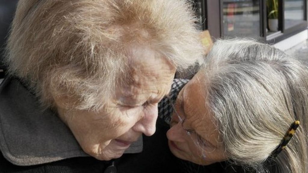 Alzheimer's charity hails one million 'dementia friends' - BBC News