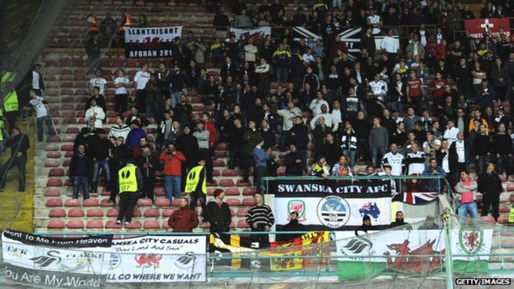 Napoli fined over Swansea City fans' Europa League delay - BBC News