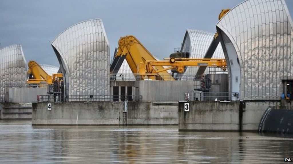 Thames Barrier Breaks Closure Record BBC News    73387242 73387241 