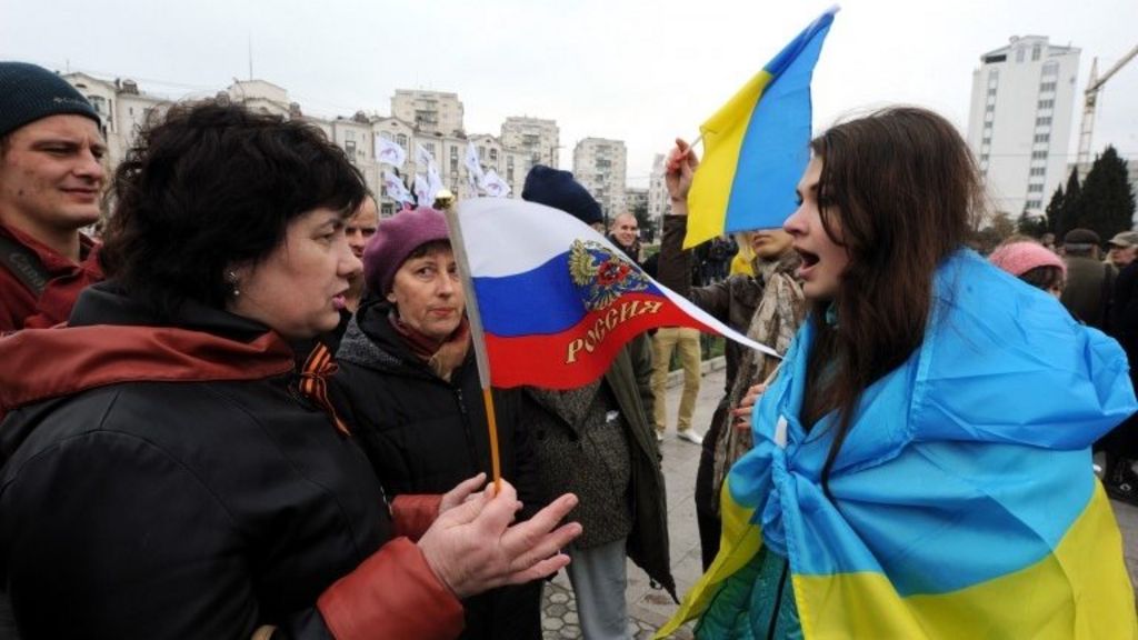 Ukraine Crisis Thousands Demonstrate In Rival Rallies Bbc News 