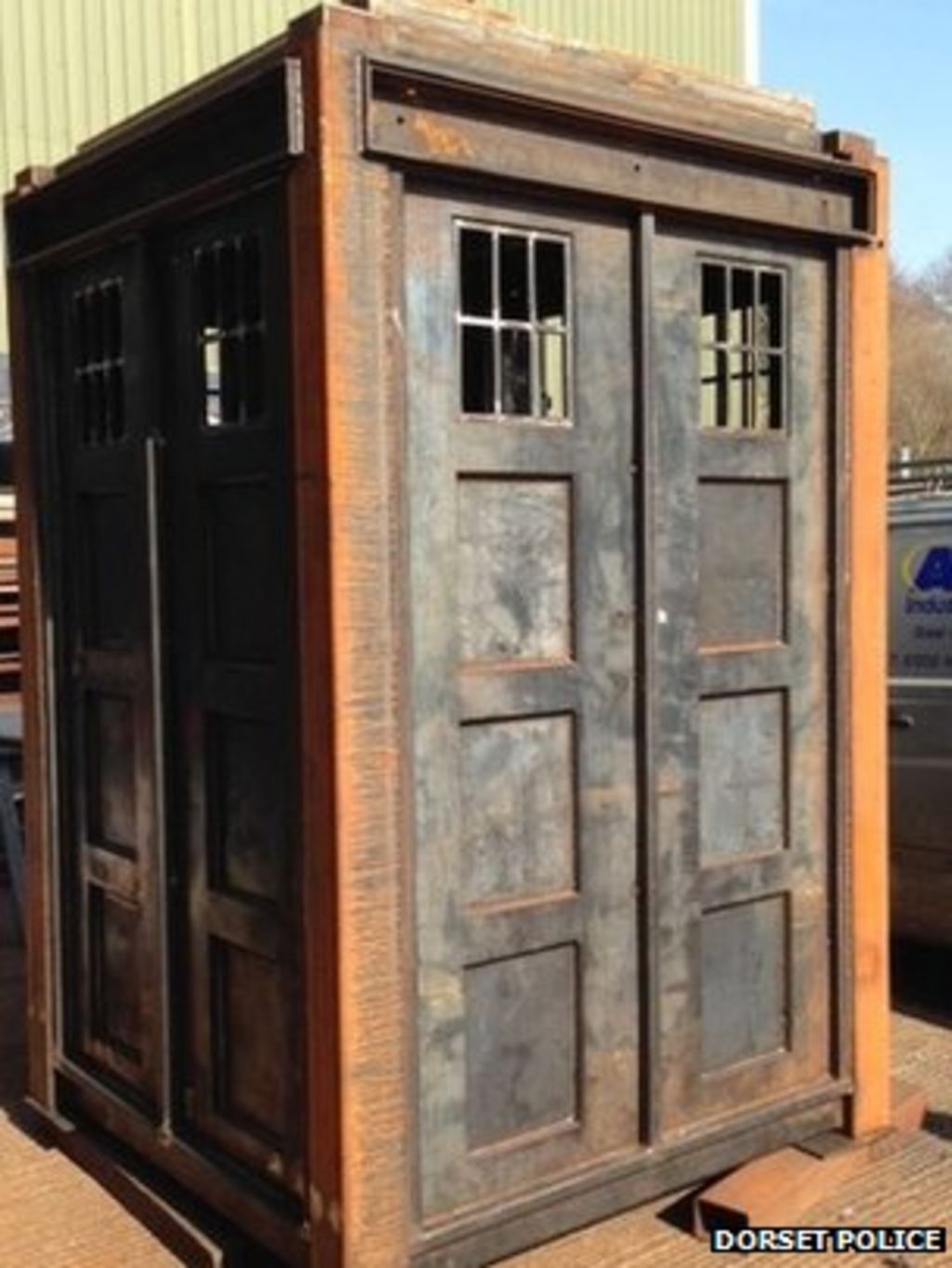 Doctor Who Fans Excited By Boscombe Tardis Police Box Bbc News