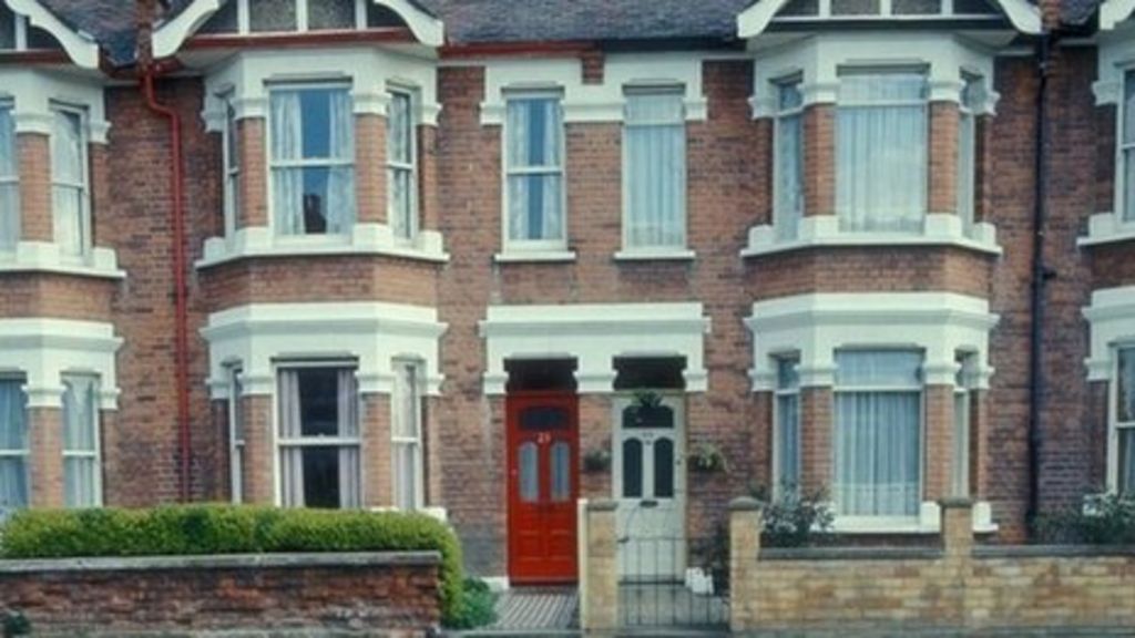 Guildford housesharers asked for views for survey BBC News