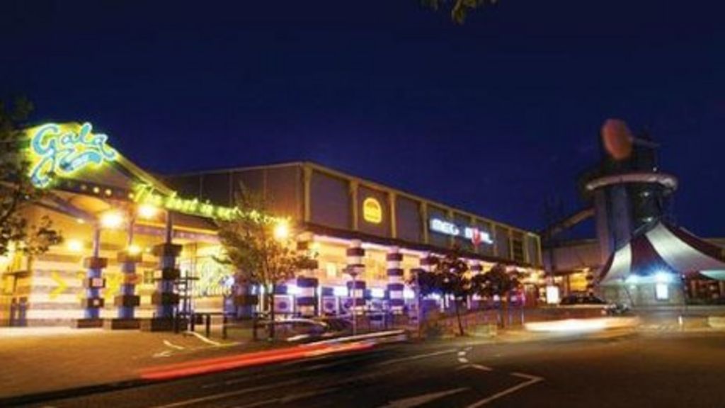 Poole Splashdown water park evacuated in chemical spill BBC News