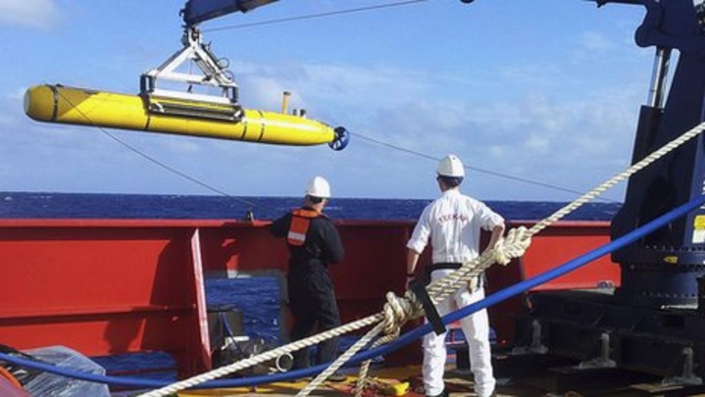 Mini-sub starts search for MH370 wreckage - BBC News