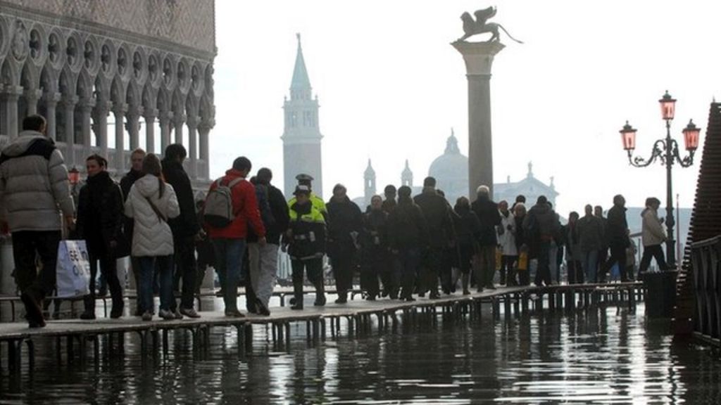 Megacities contend with sinking land BBC News