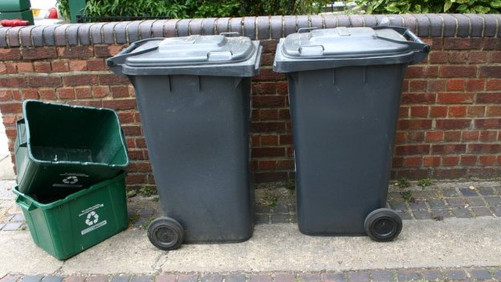 Less landfill waste after Gwynedd bin collection cuts BBC News