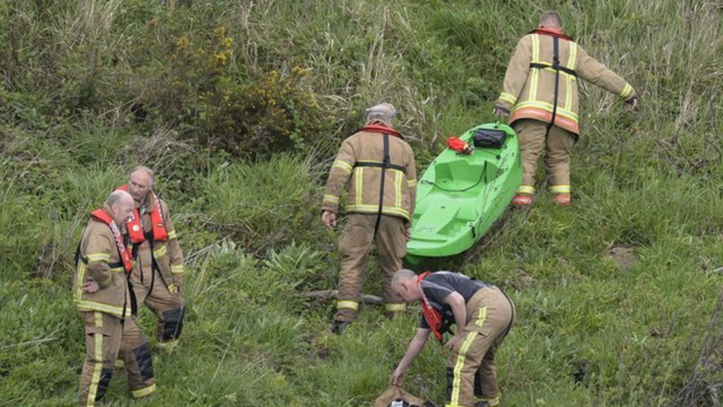 River Tyne kayakers search Three bodies found BBC News