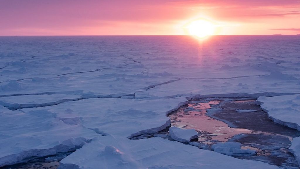 Ocean waves influence polar ice extent - BBC News