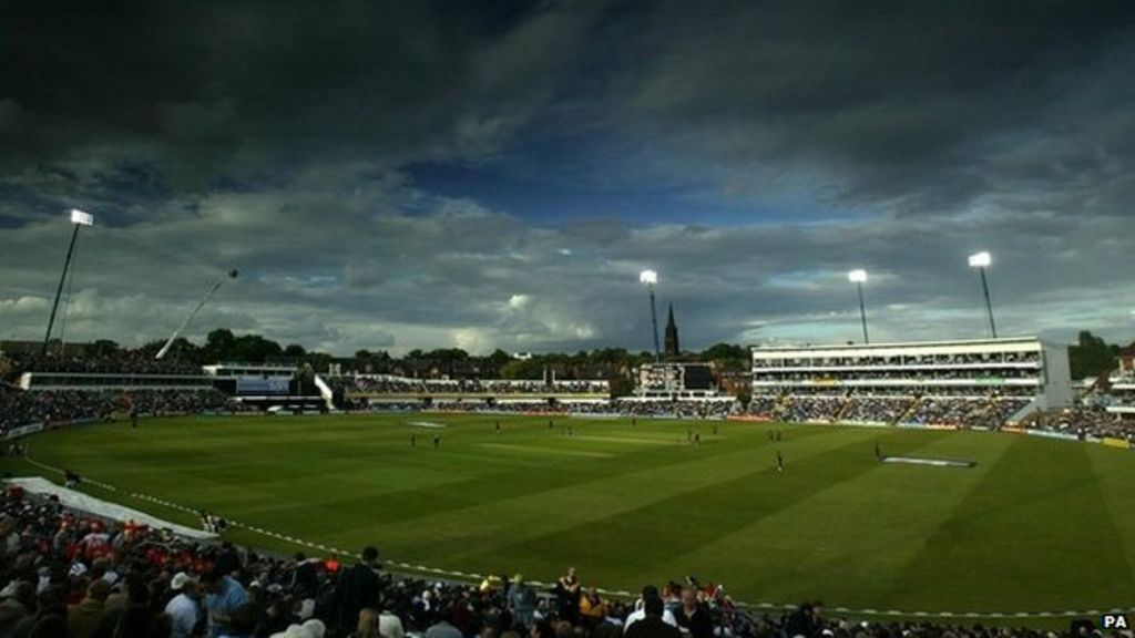 Headingley Stadium cricket floodlights get go-ahead - BBC News