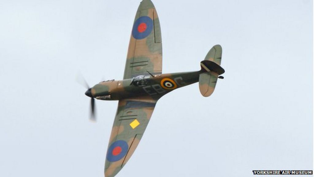 Battle of Britain Spitfire undertakes flypast at York BBC News